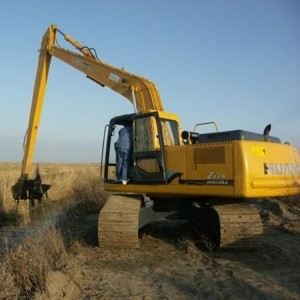 清淤用加长臂挖掘机租赁